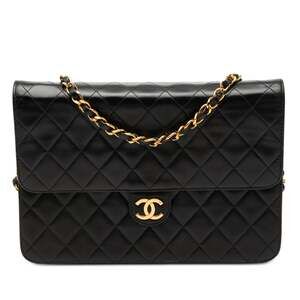 Chanel Vintage Clutch With Chain #251770C33B